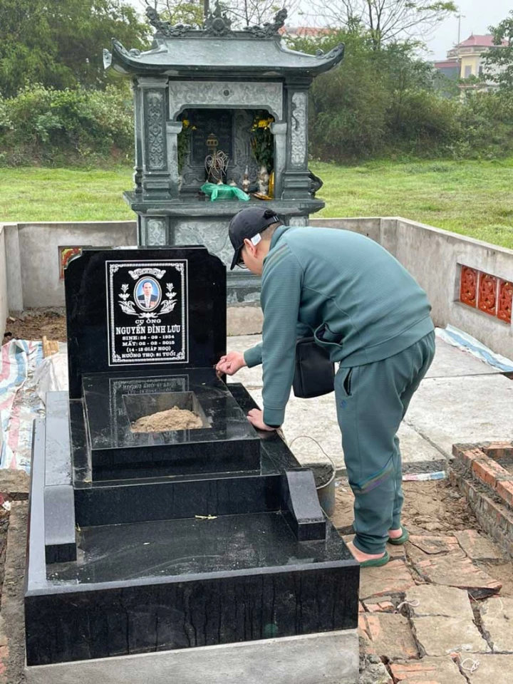 Mộ đá Granits 24